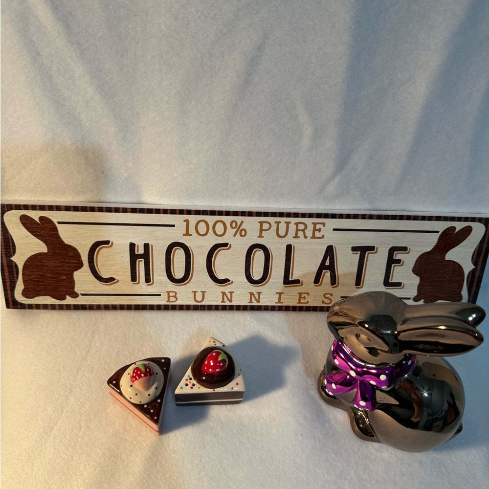 Chocolate Easter bunny decor